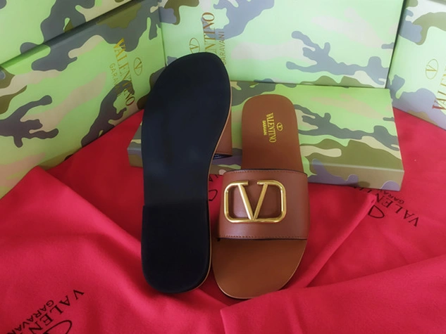 Valentino Slippers For Women Durable 6411