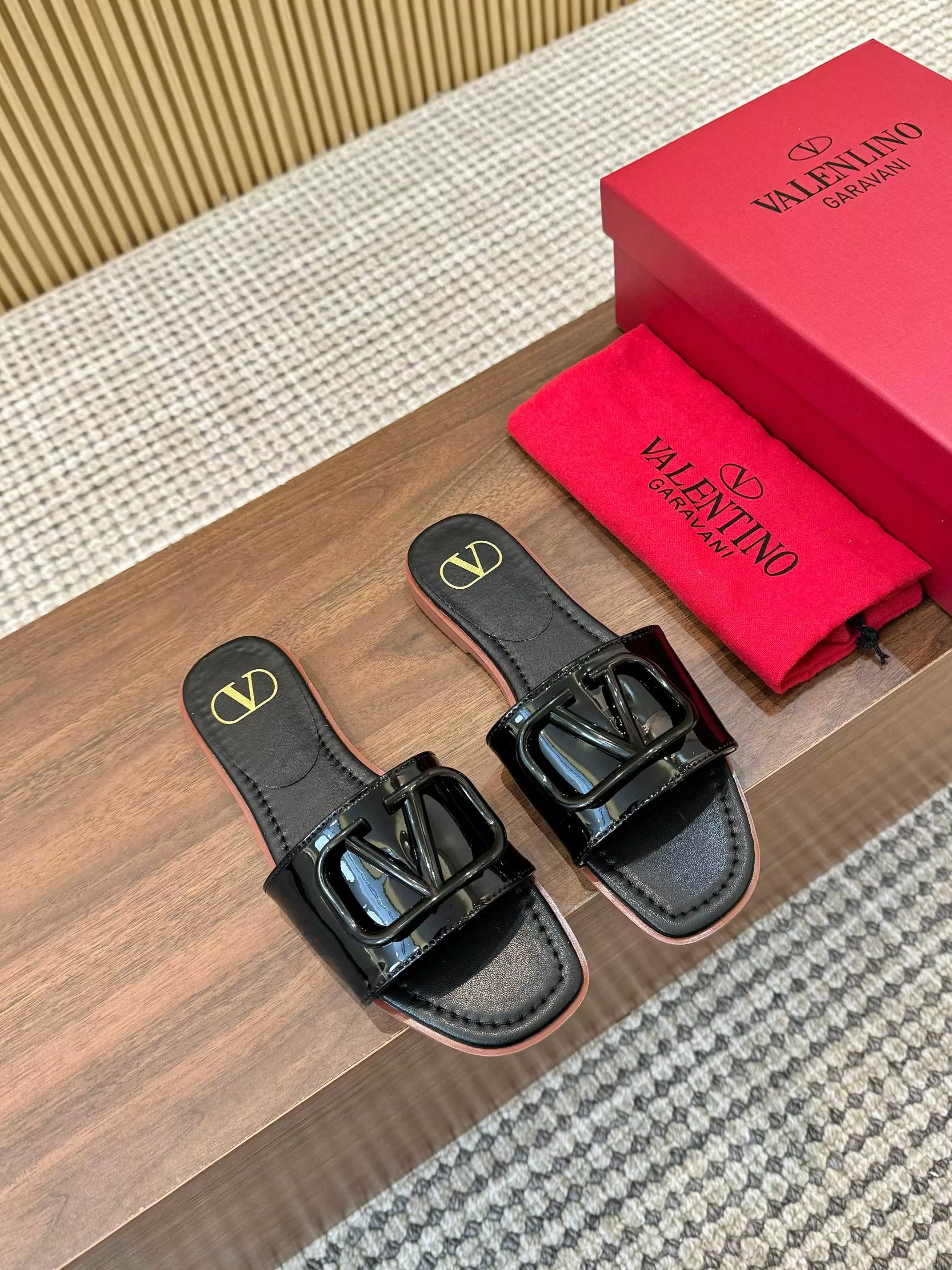 Valentino Slippers For Women Elegant 6747