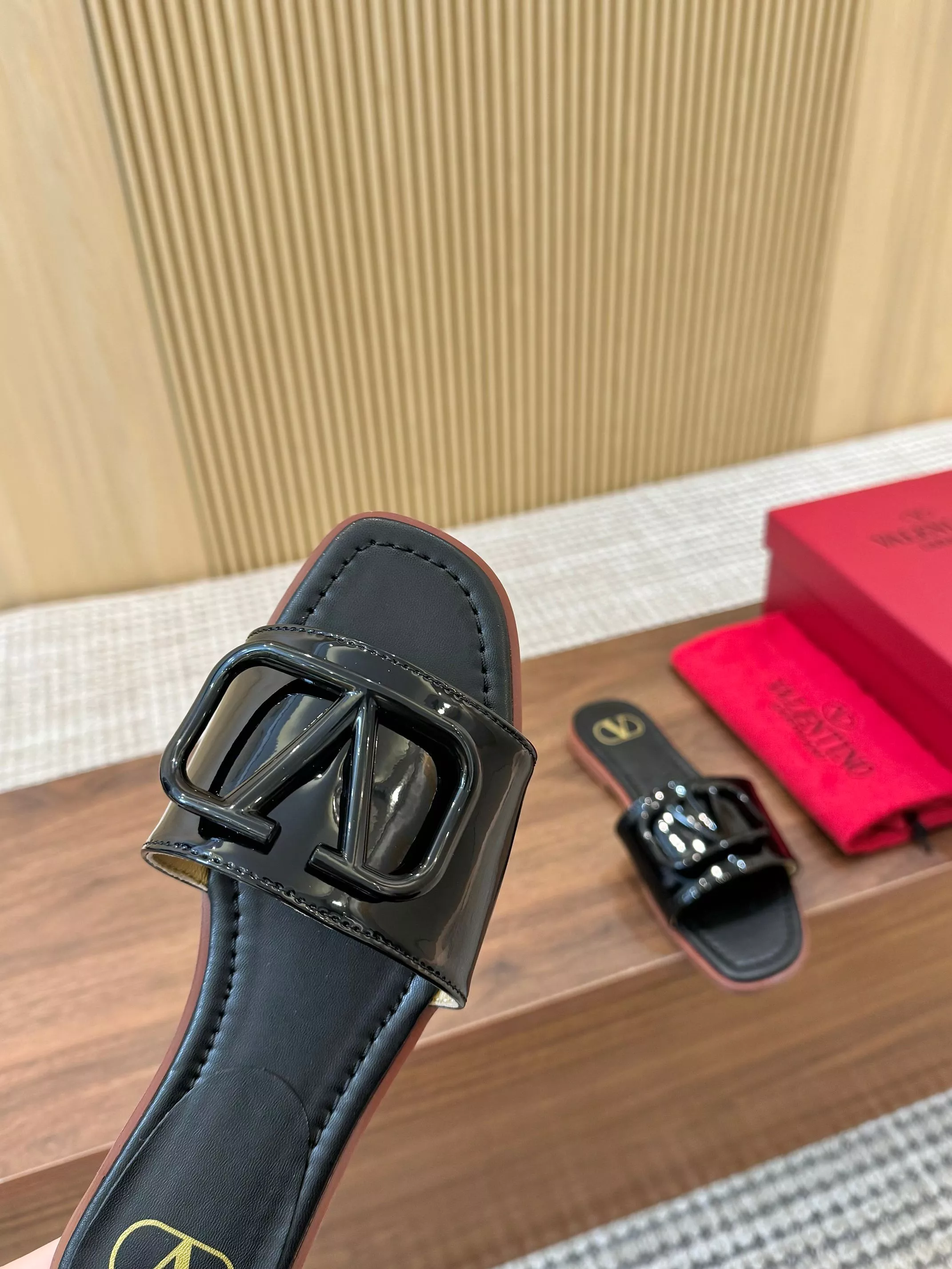 Valentino Slippers For Women Elegant 6747