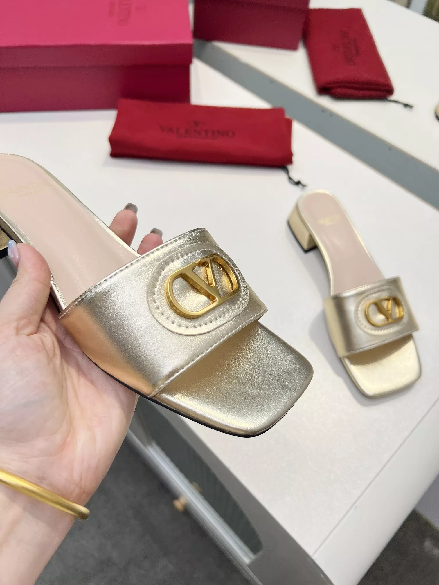 Valentino Slippers For Women EyeCatching 3555