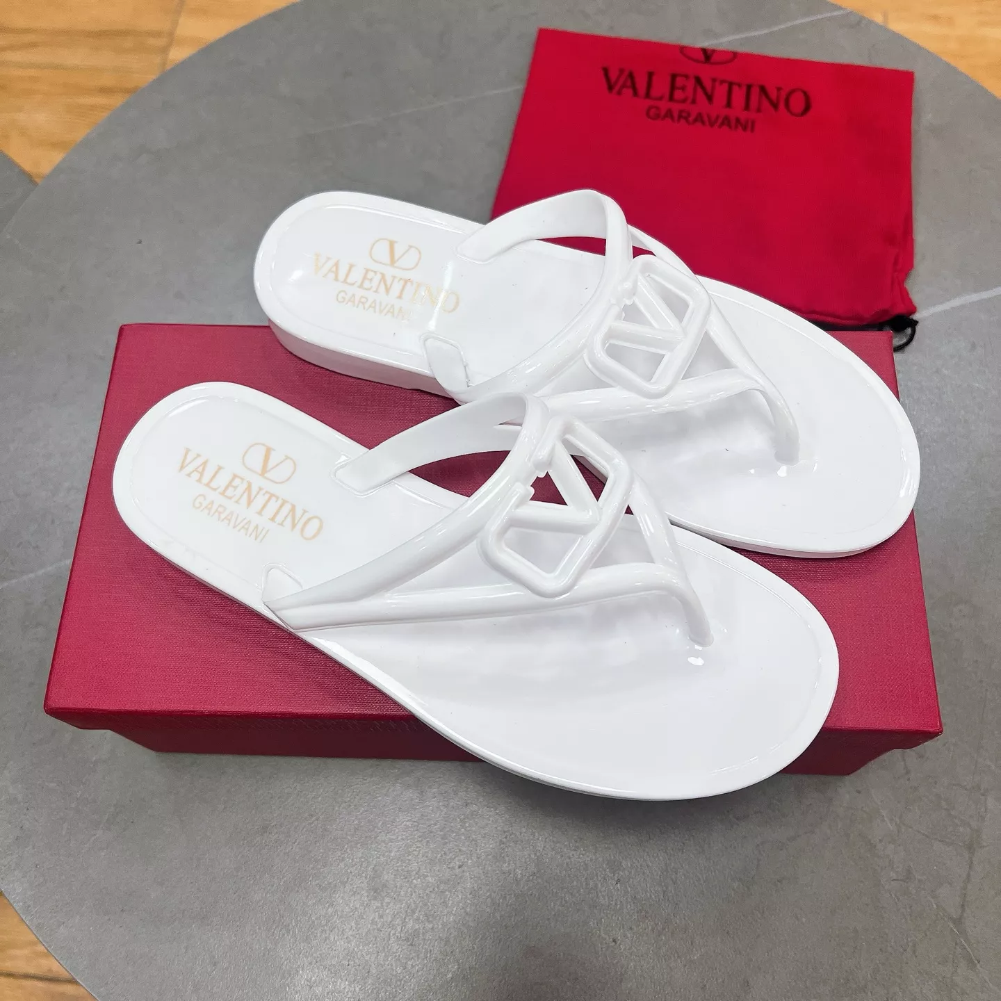 Valentino Slippers For Women Fashionable 6552