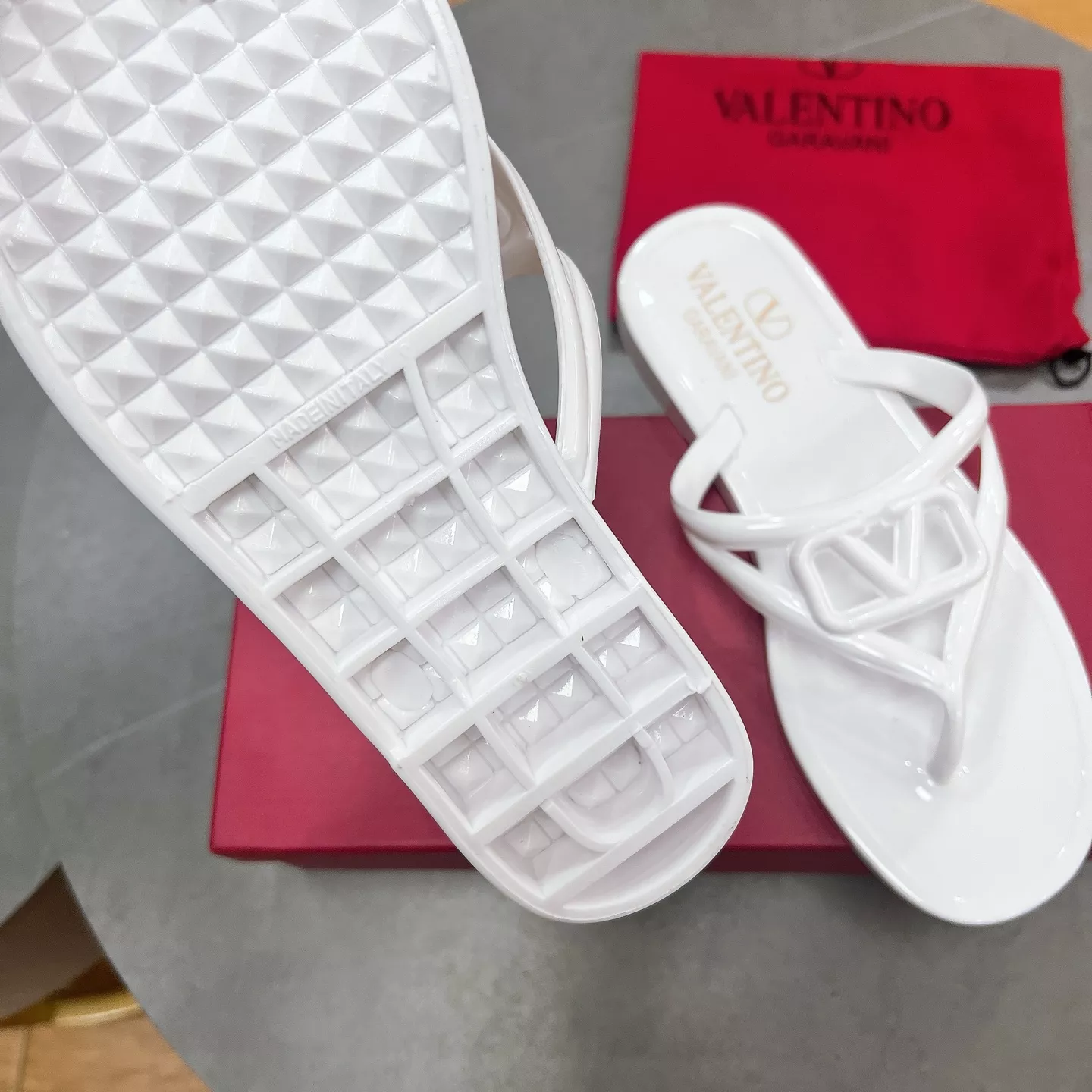 Valentino Slippers For Women Fashionable 6552