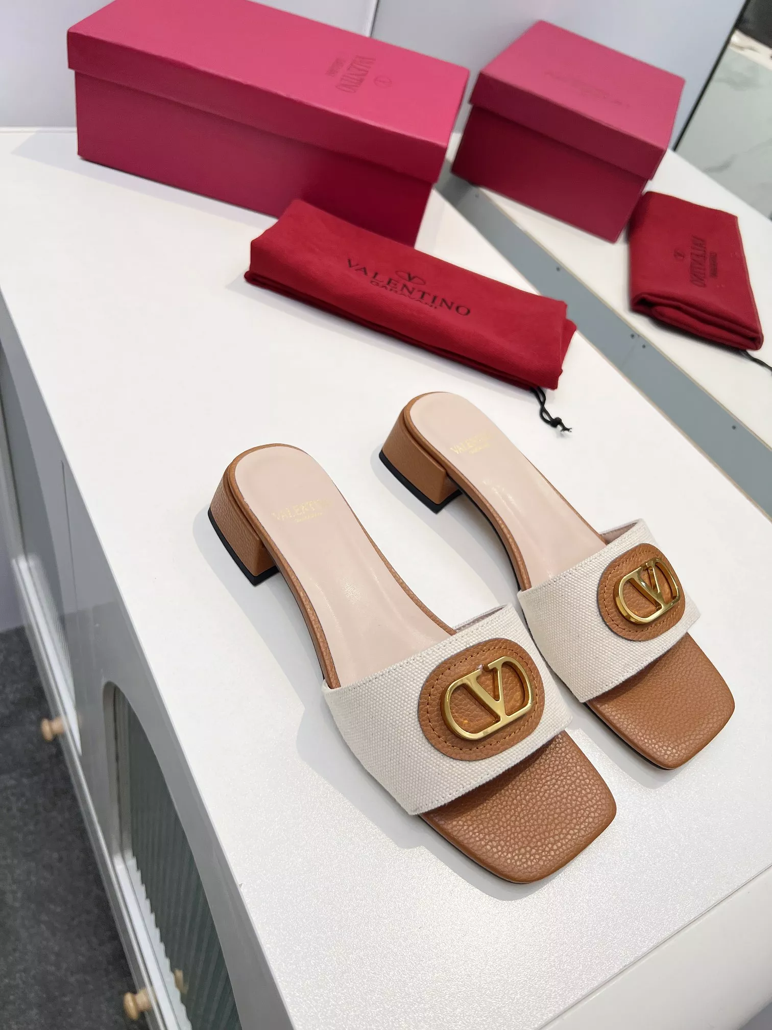 Valentino Slippers For Women Minimalist 3367