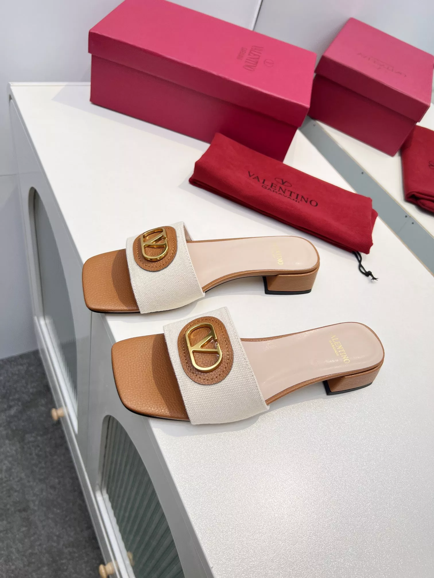 Valentino Slippers For Women Minimalist 3367
