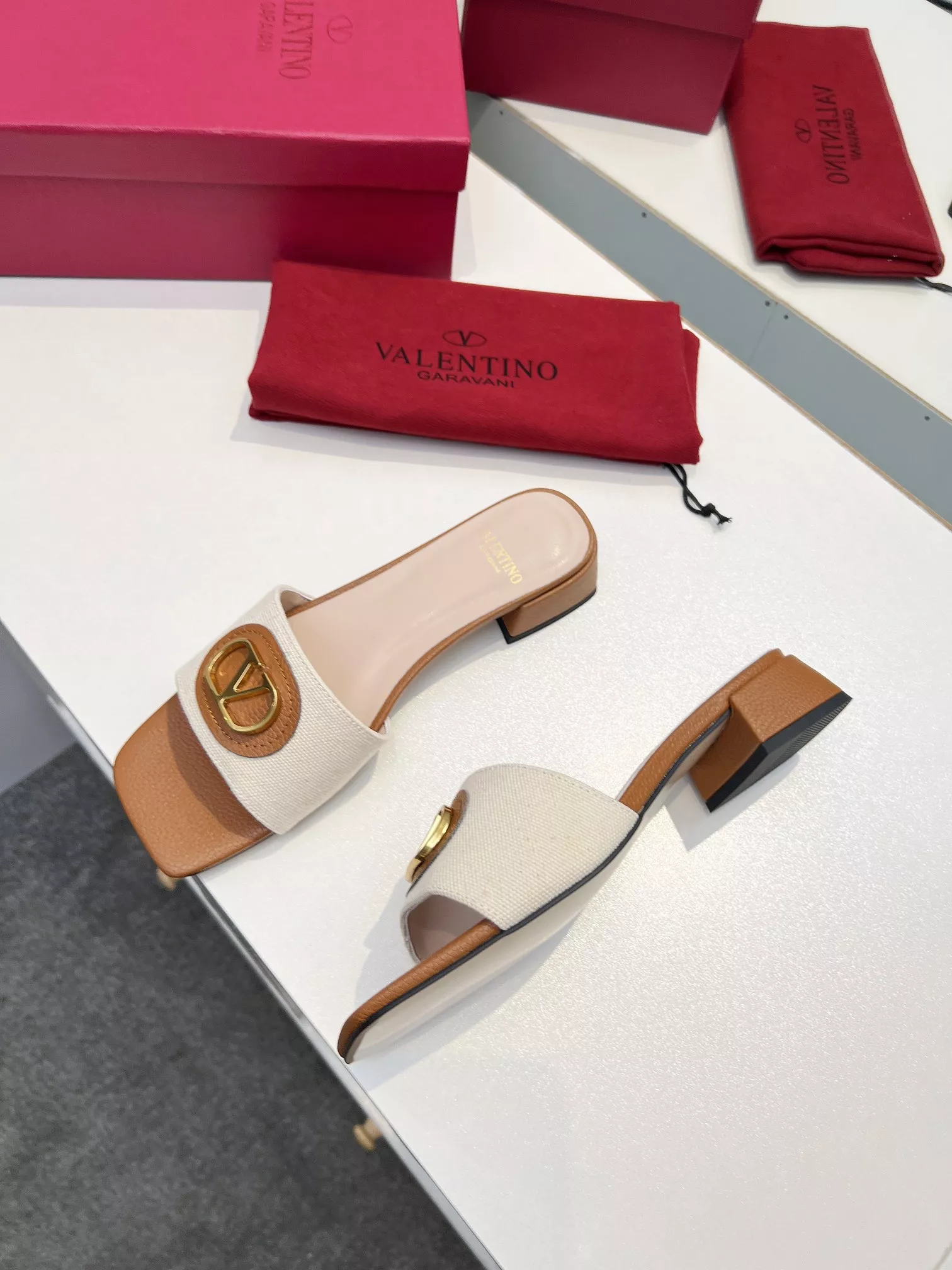 Valentino Slippers For Women Minimalist 3367