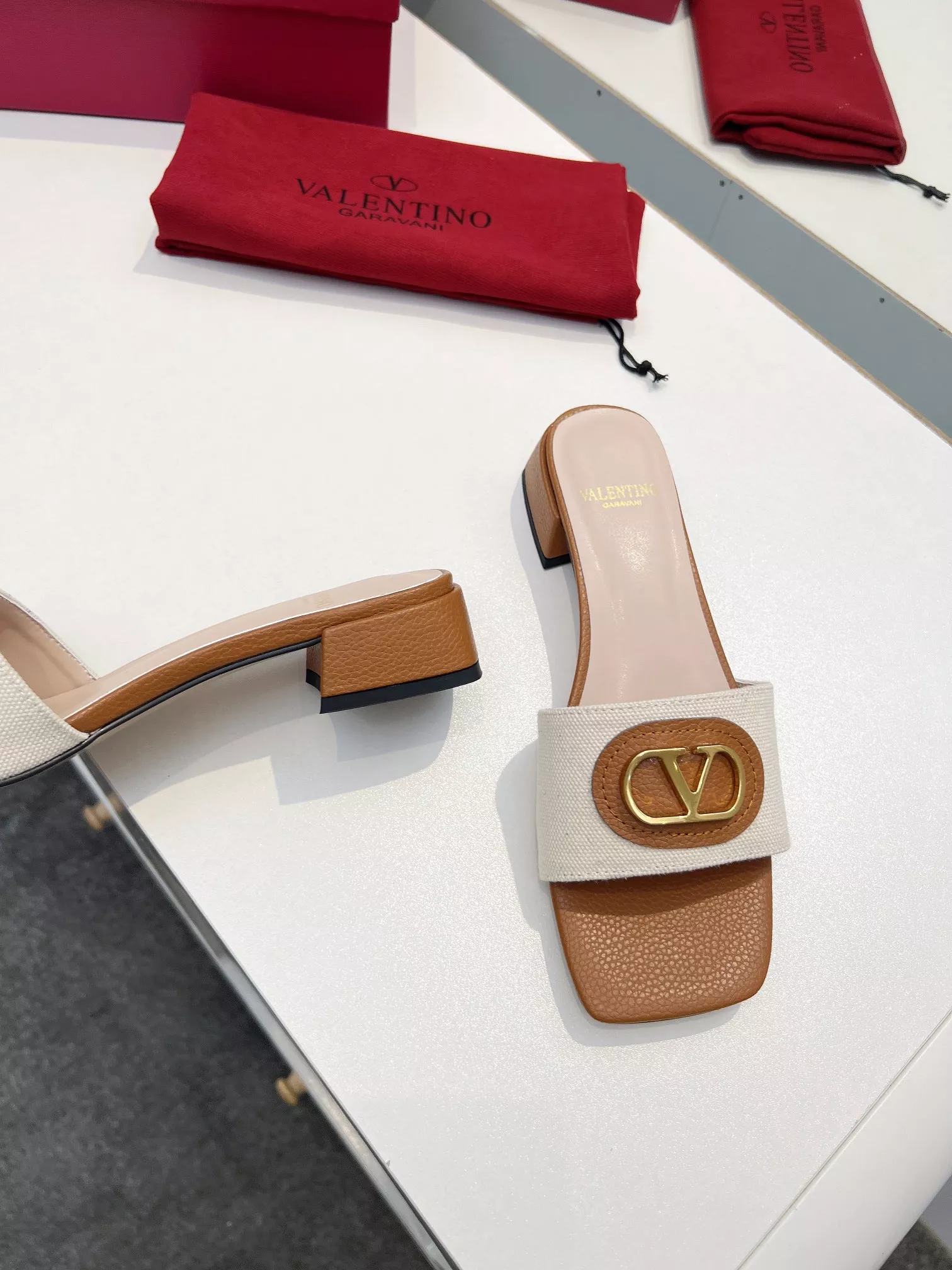 Valentino Slippers For Women Minimalist 3367