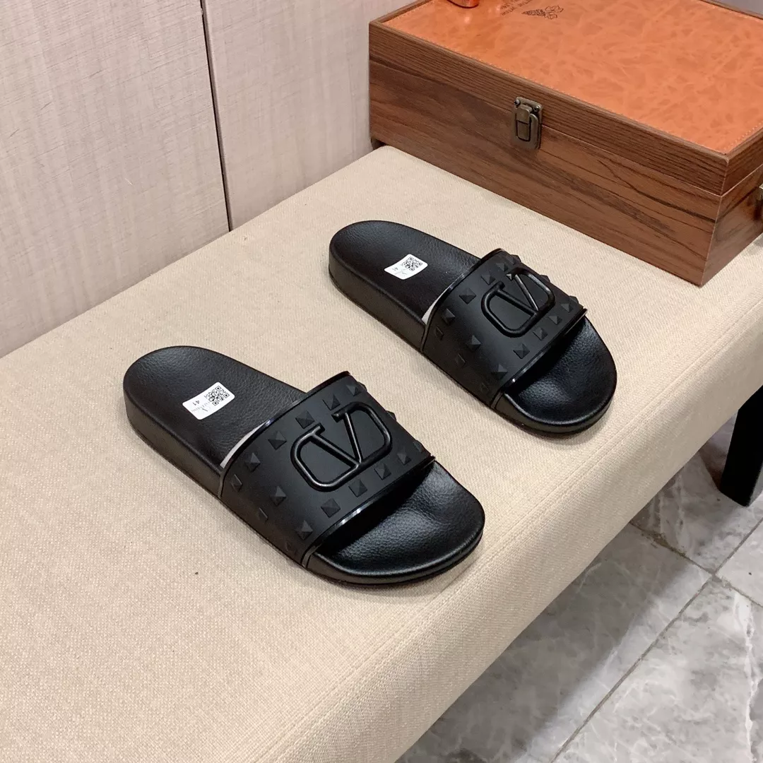 Valentino Slippers For Women ModernLook 4568