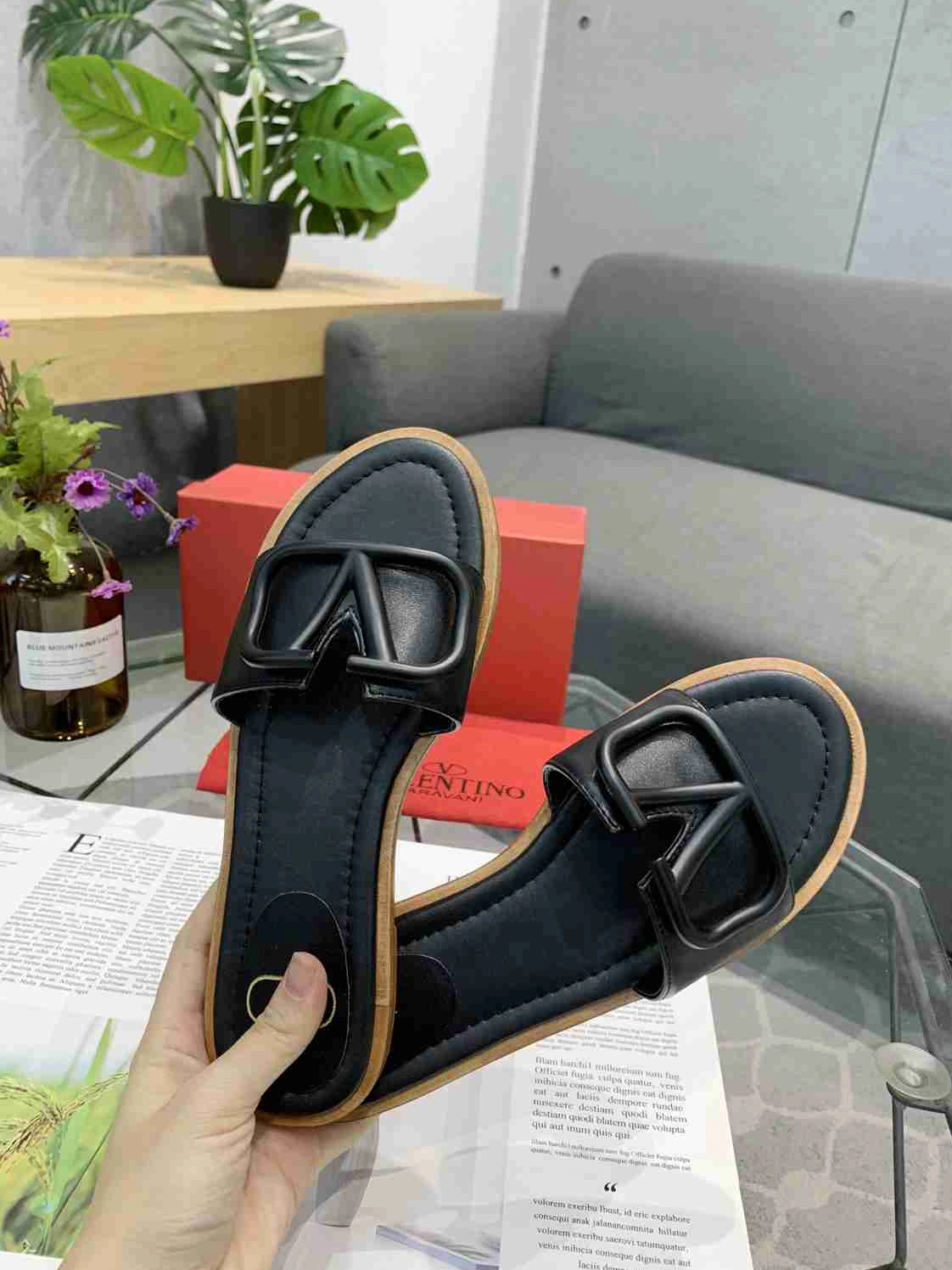 Valentino Slippers For Women StreetReady 2084