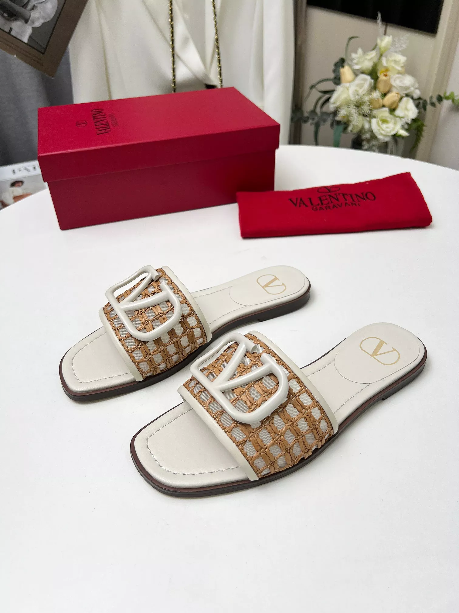 Valentino Slippers For Women Timeless 5641