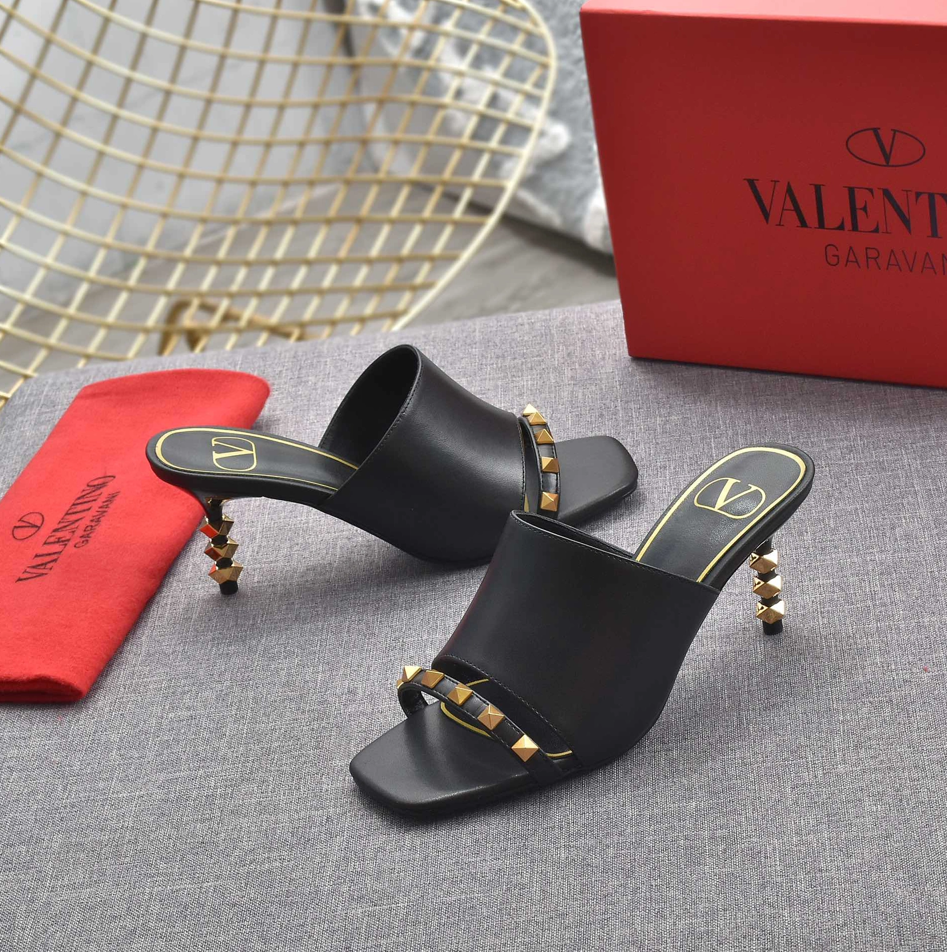 Valentino Slippers For Women Timeless 7926