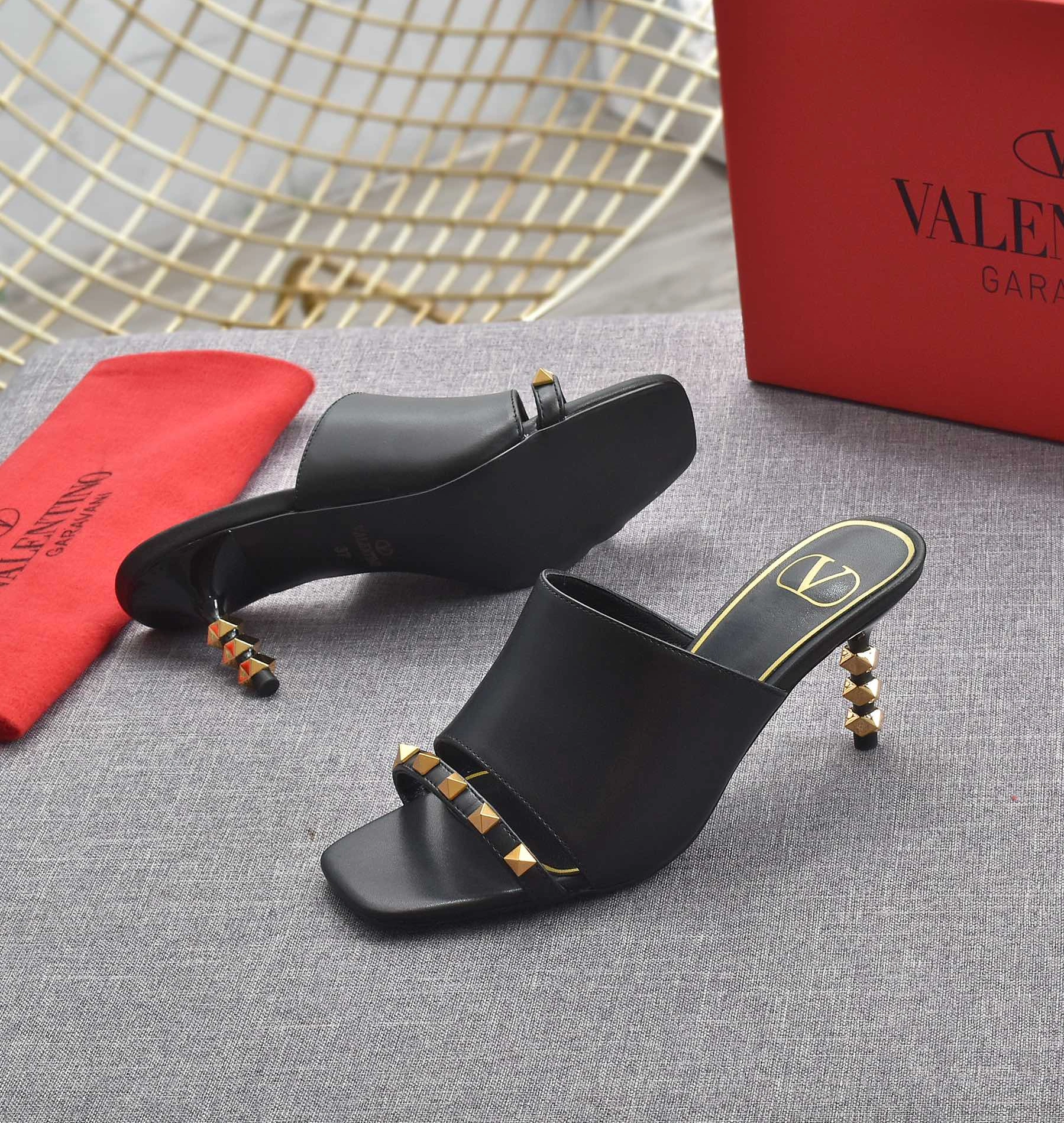 Valentino Slippers For Women Timeless 7926