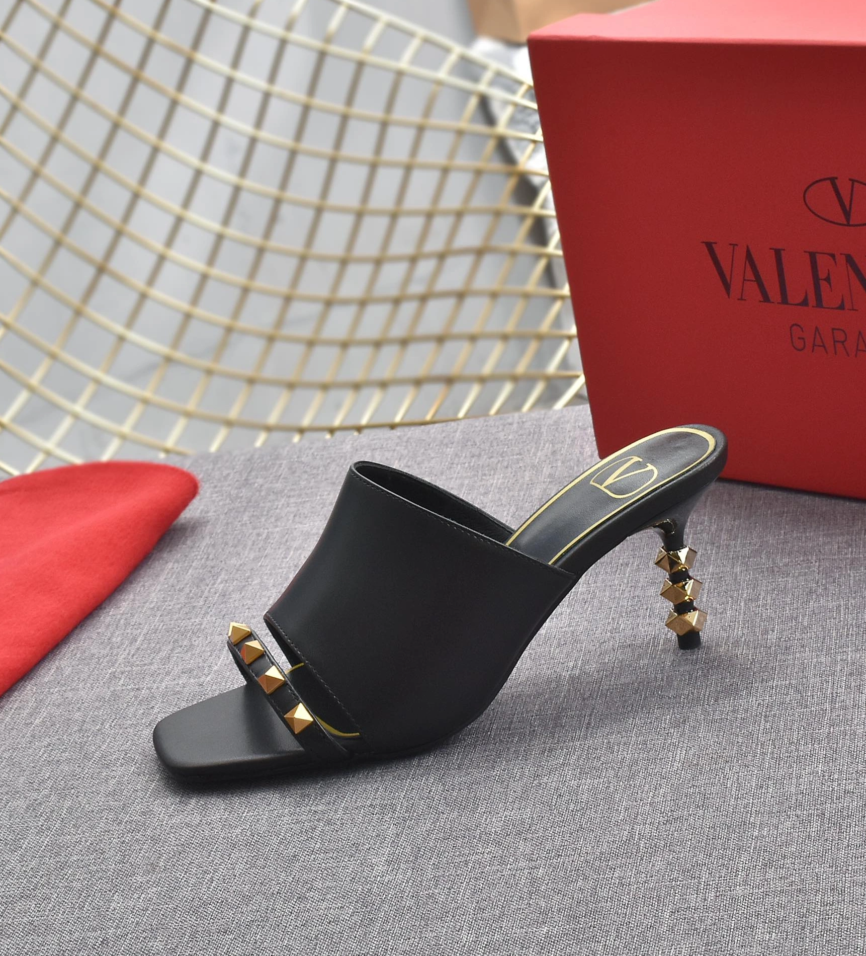 Valentino Slippers For Women Timeless 7926