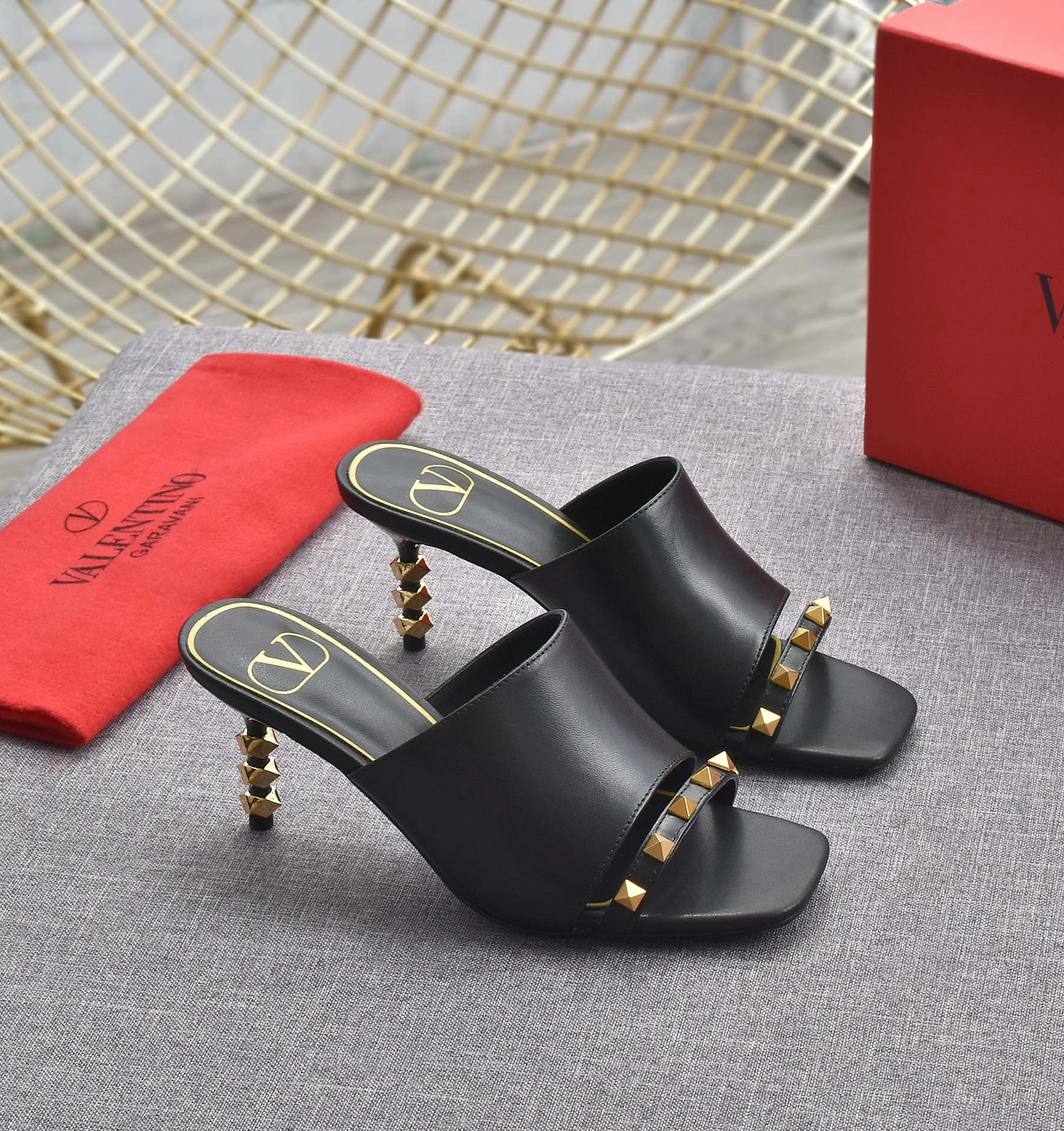 Valentino Slippers For Women Timeless 7926