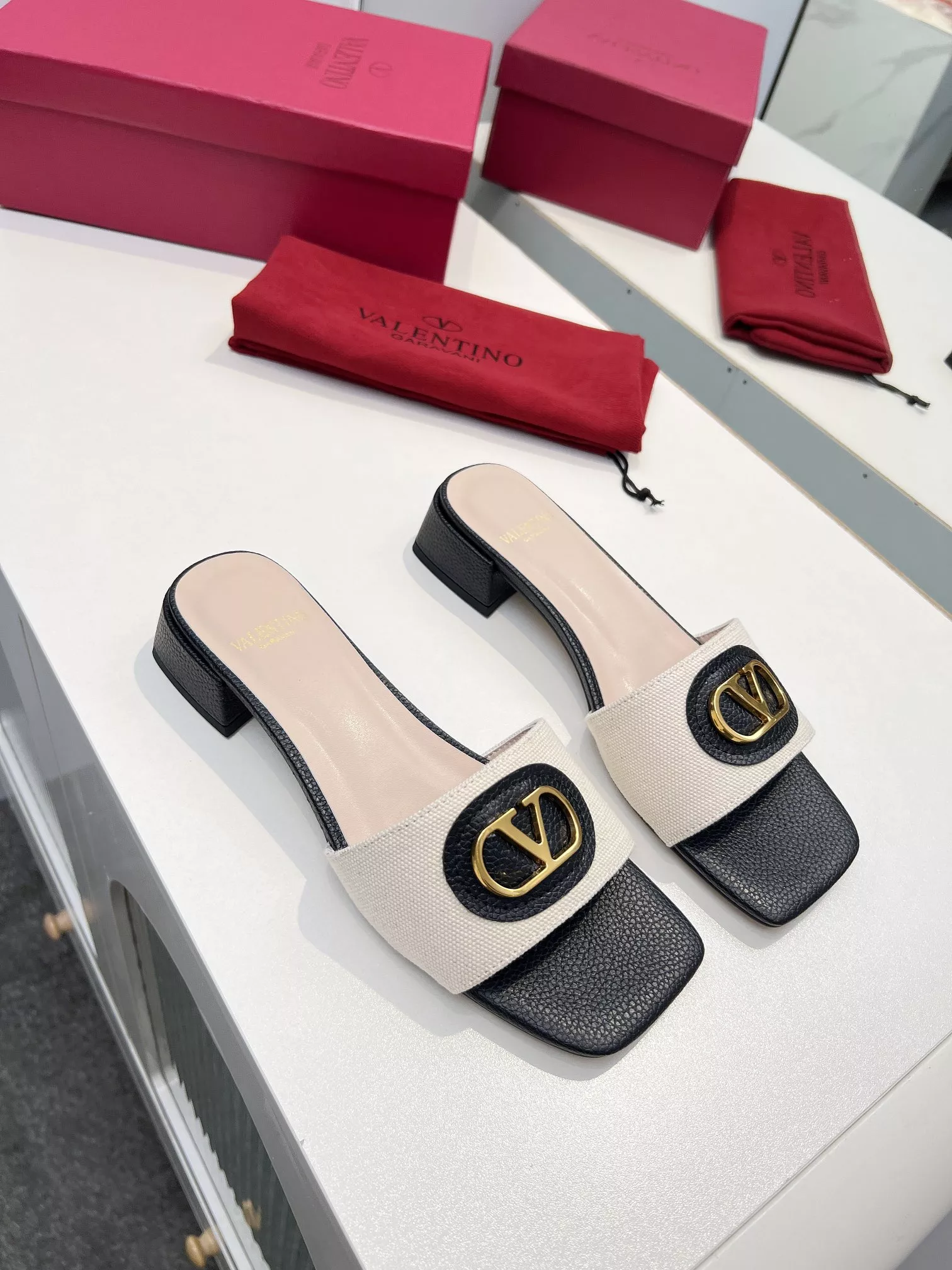 Valentino Slippers For Women Trendy 2473