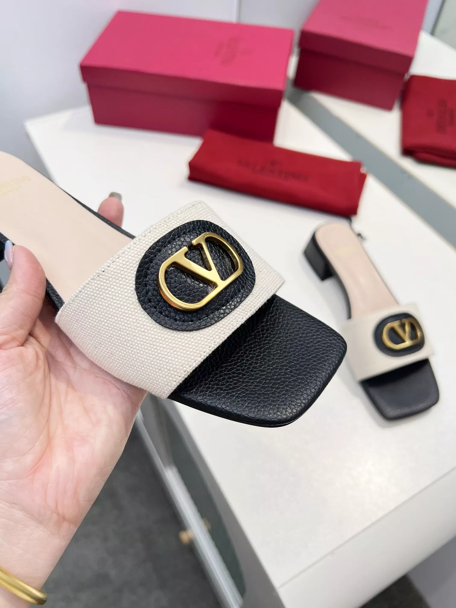 Valentino Slippers For Women Trendy 2473