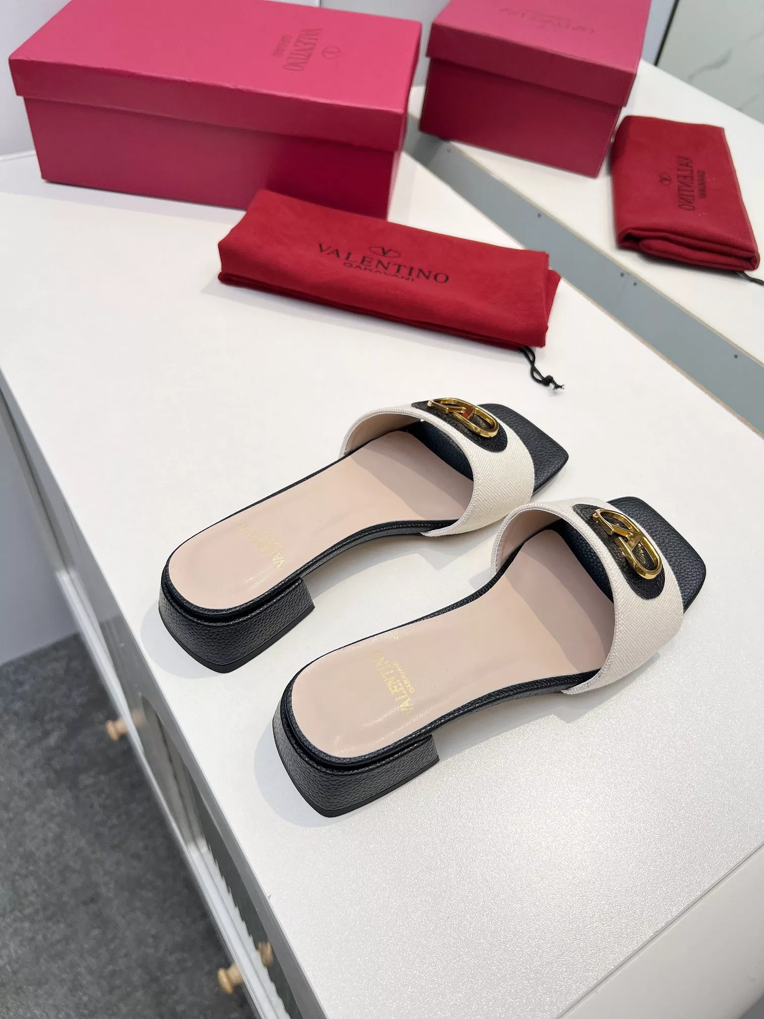 Valentino Slippers For Women Trendy 2473