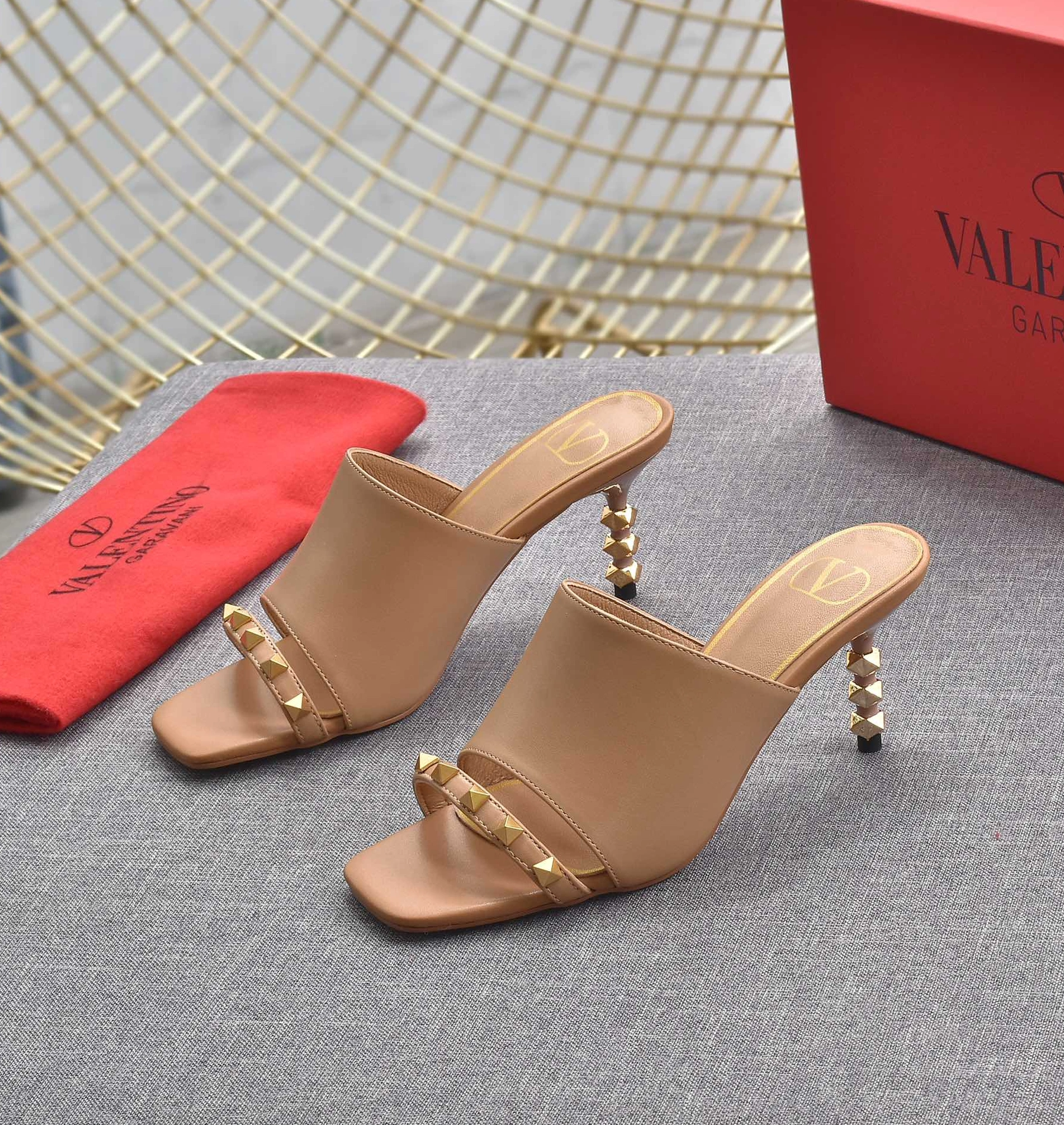 Valentino Slippers For Women Unique 4706