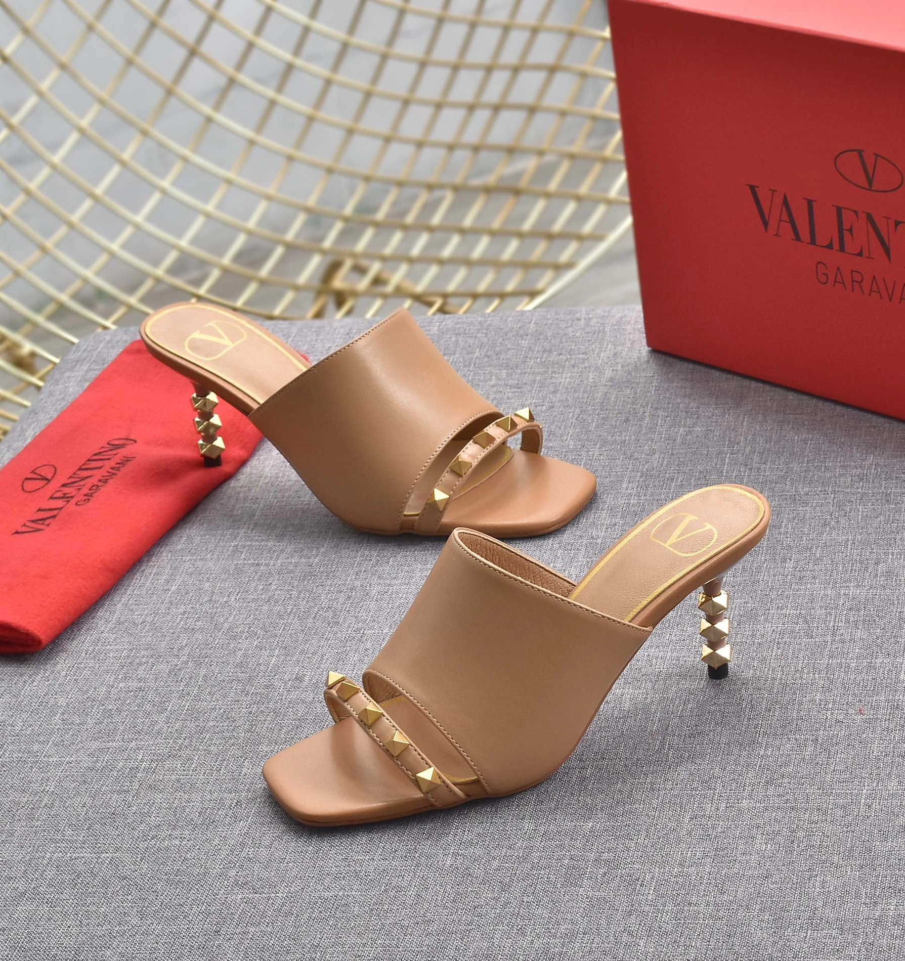 Valentino Slippers For Women Unique 4706
