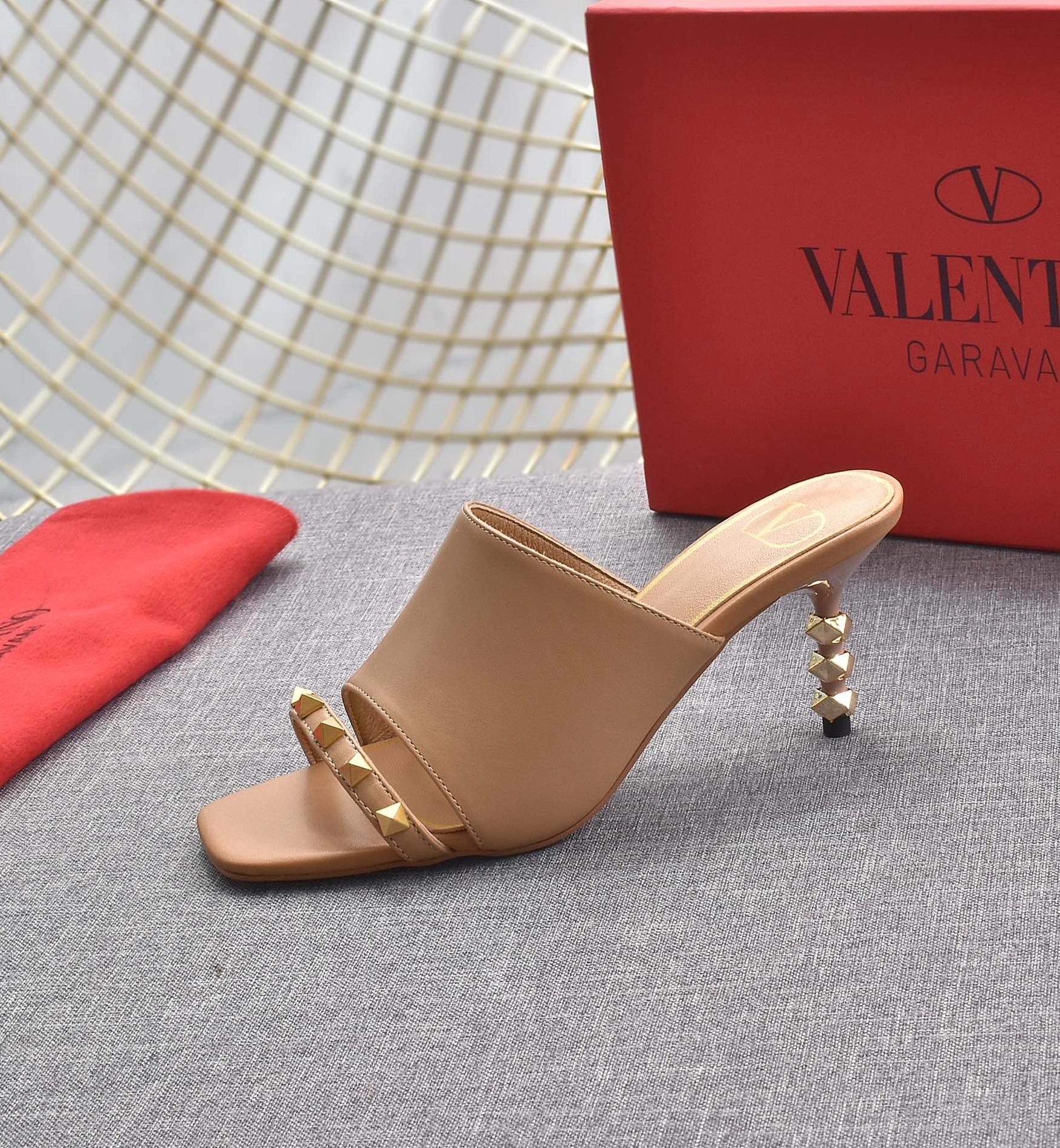 Valentino Slippers For Women Unique 4706