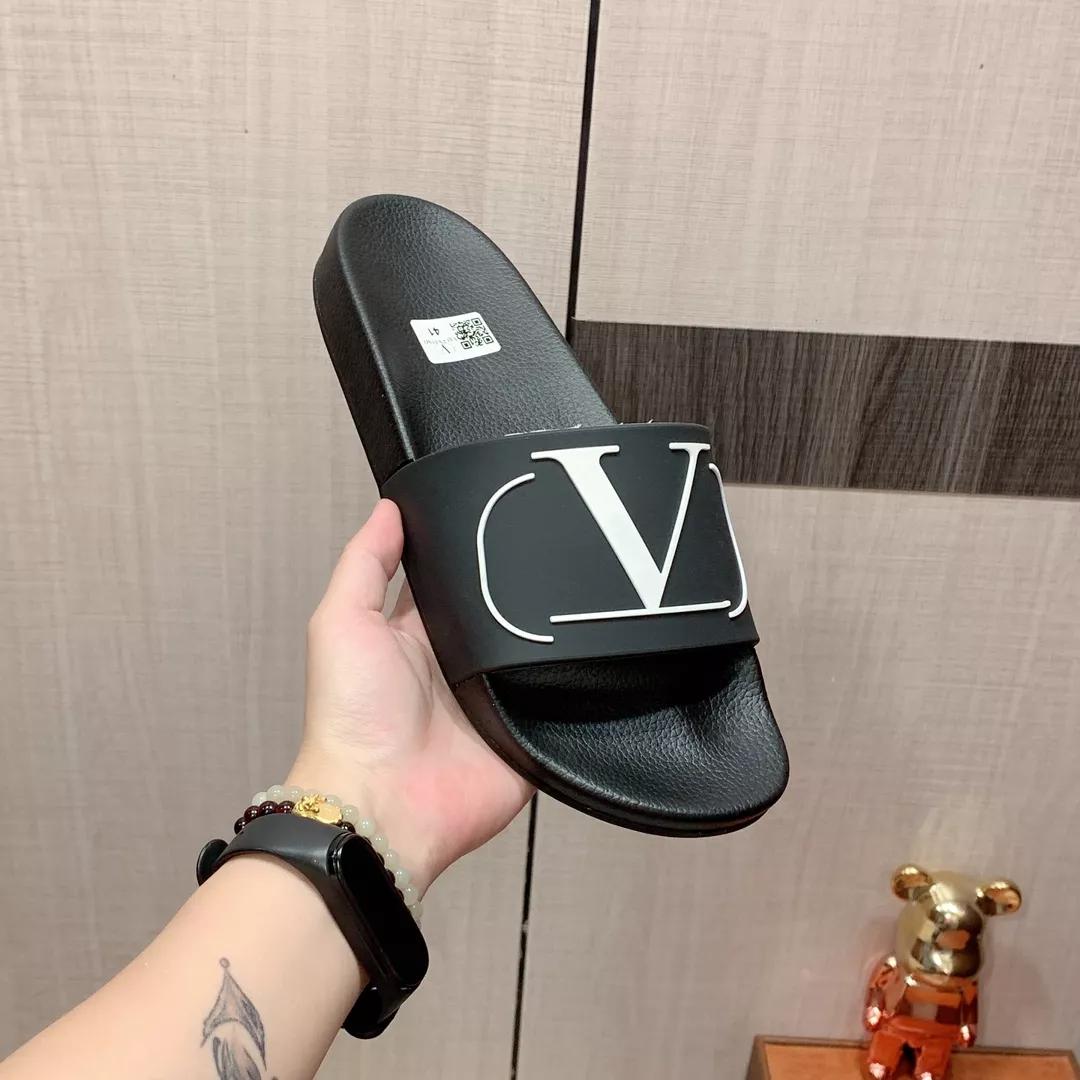 Valentino Slippers For Women UrbanStyle 8242