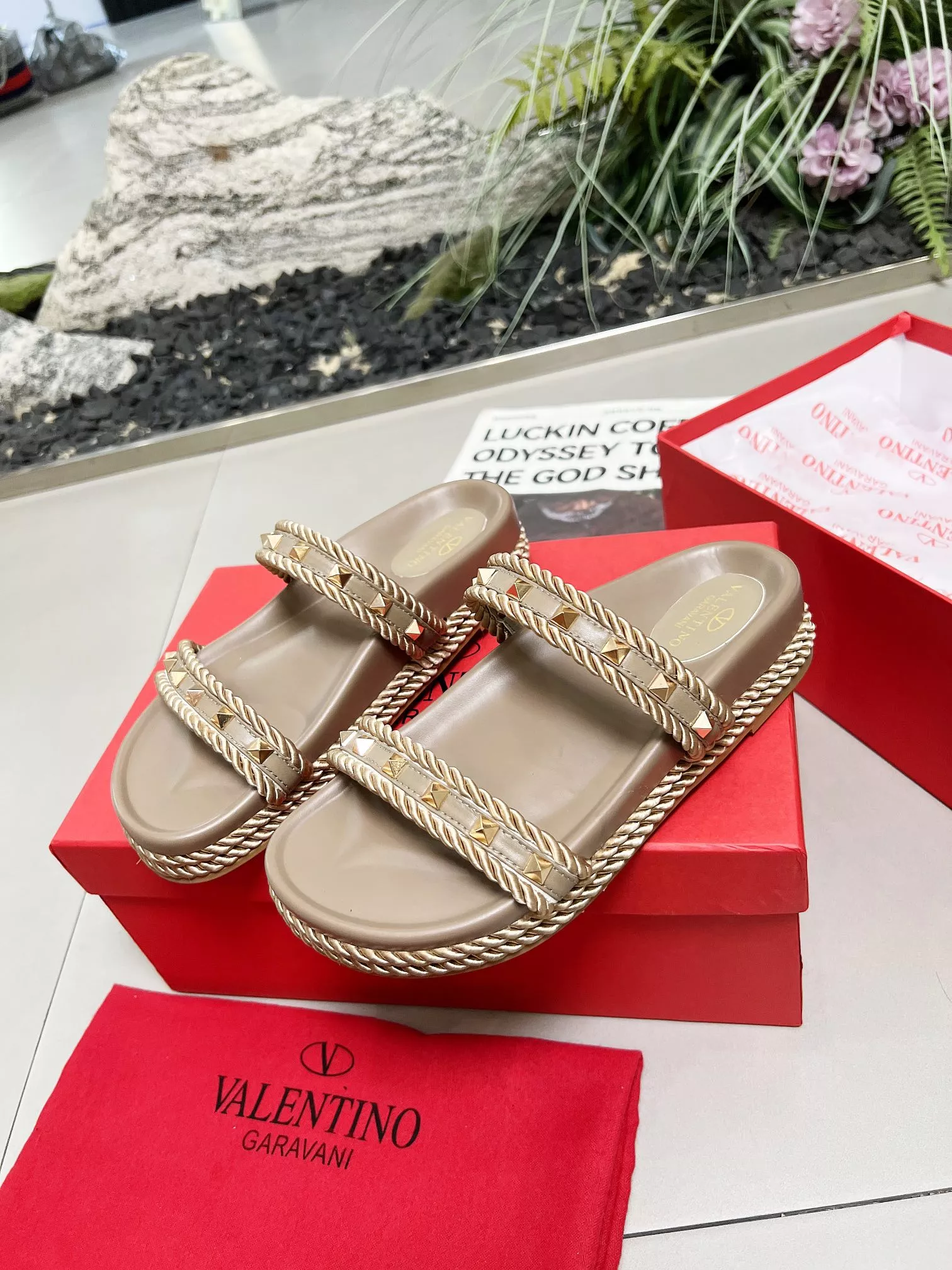Valentino Slippers For Women UrbanStyle 9460