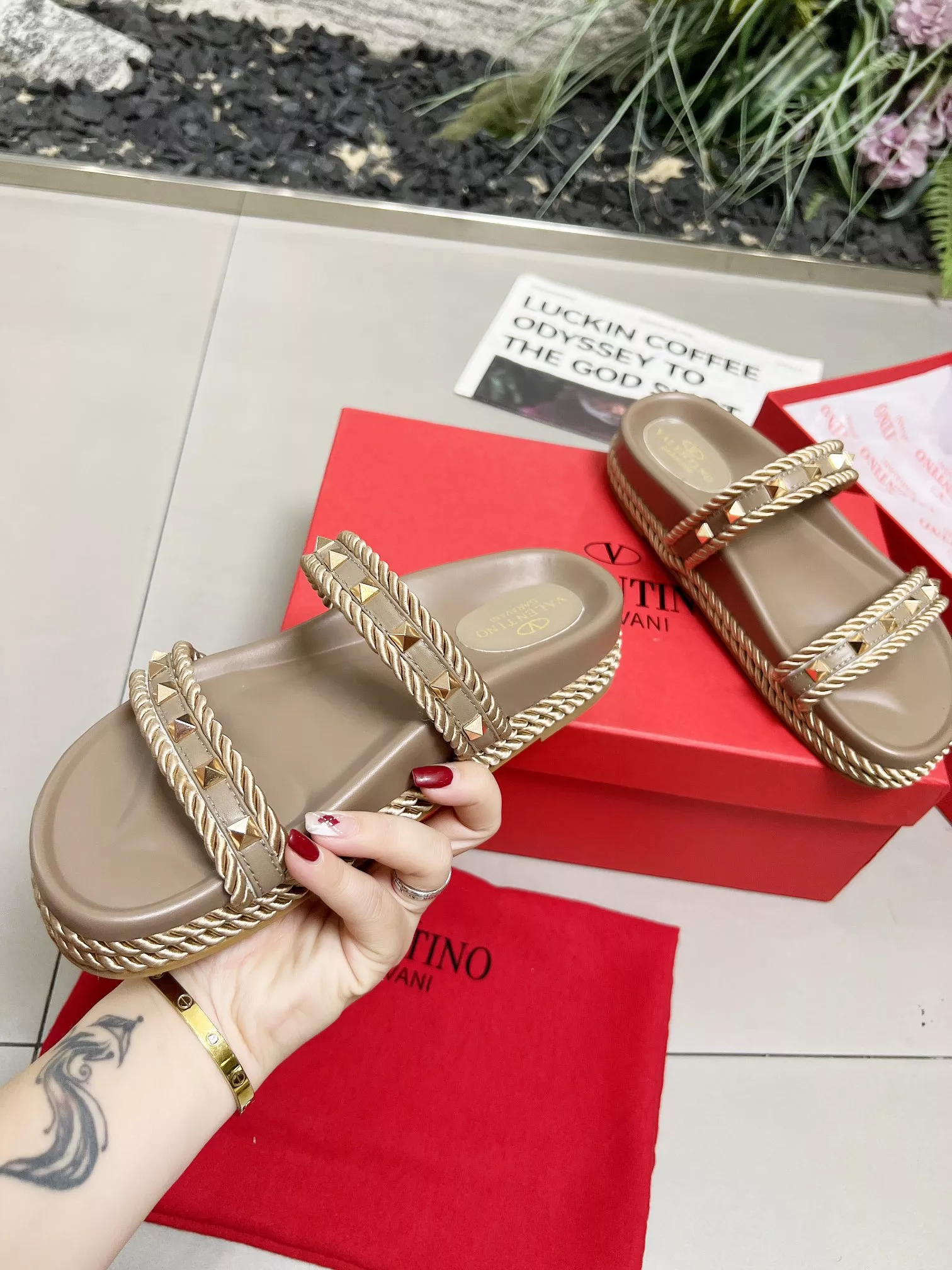 Valentino Slippers For Women UrbanStyle 9460