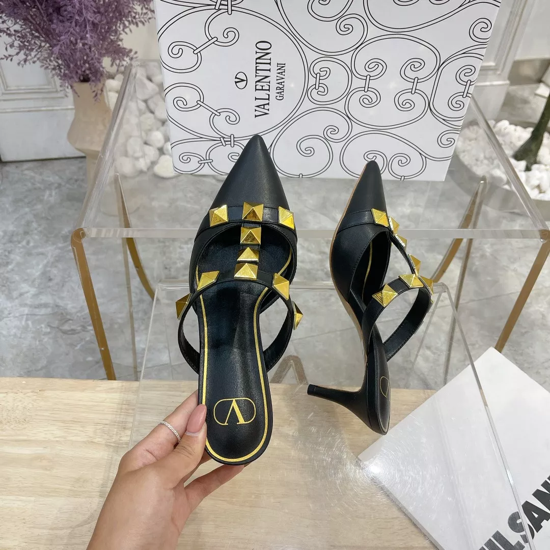Valentino Slippers For Women Versatile 7903