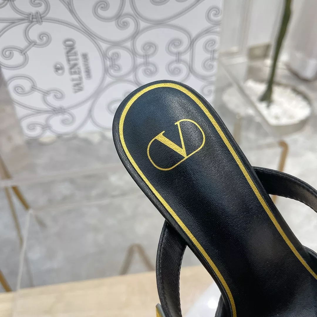Valentino Slippers For Women Versatile 7903