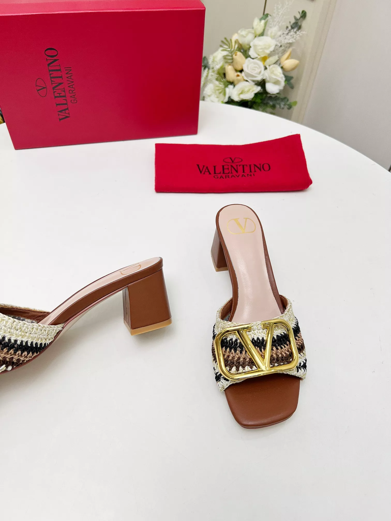 Valentino Slippers For Women WellDesigned 6523