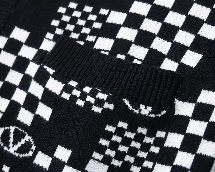 Valentino Sweaters Long Sleeved For Men Sleek 9508