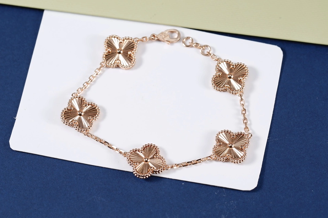 Van Cleef & Arpels Bracelet For Women SmartChoice 4594
