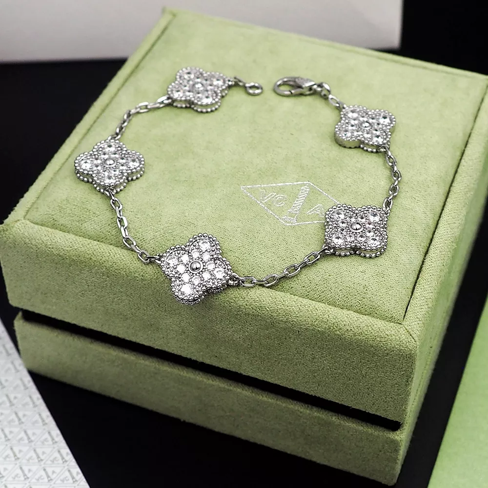 Van Cleef & Arpels Bracelets For Women AllSeason 1856