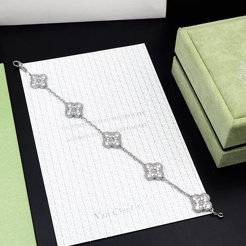 Van Cleef & Arpels Bracelets For Women AllSeason 1856