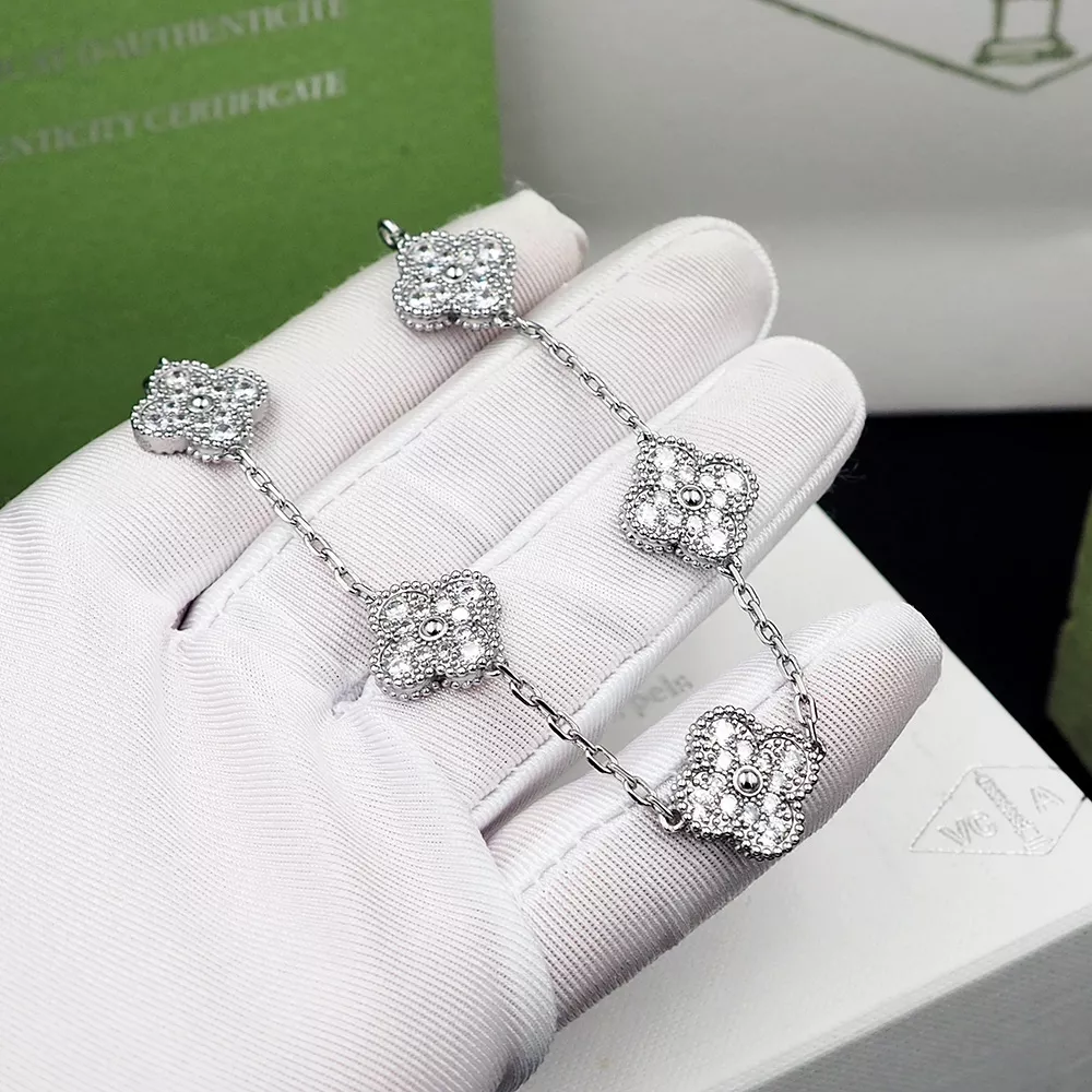 Van Cleef & Arpels Bracelets For Women AllSeason 1856
