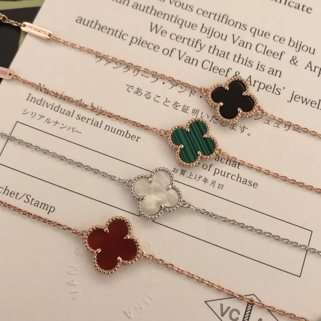 Van Cleef & Arpels Bracelets For Women Comfortable 3890