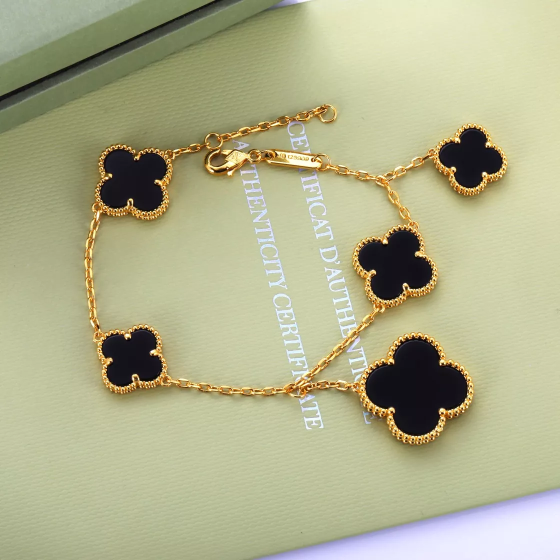 Van Cleef & Arpels Bracelets For Women Comfortable 8396