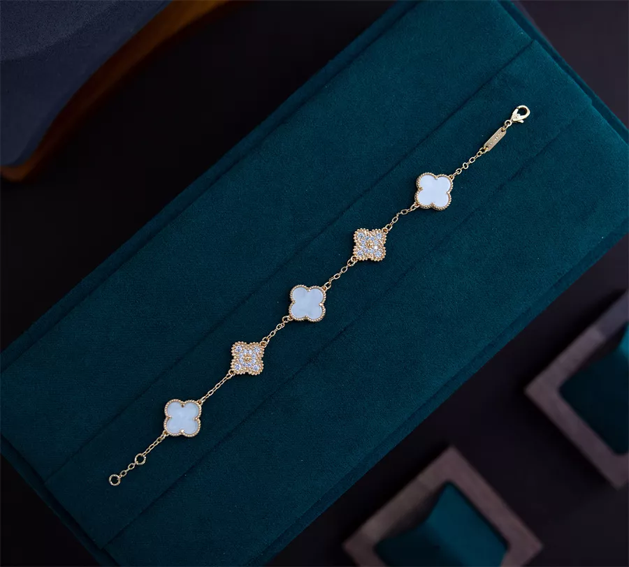 Van Cleef & Arpels Bracelets For Women Durable 1277