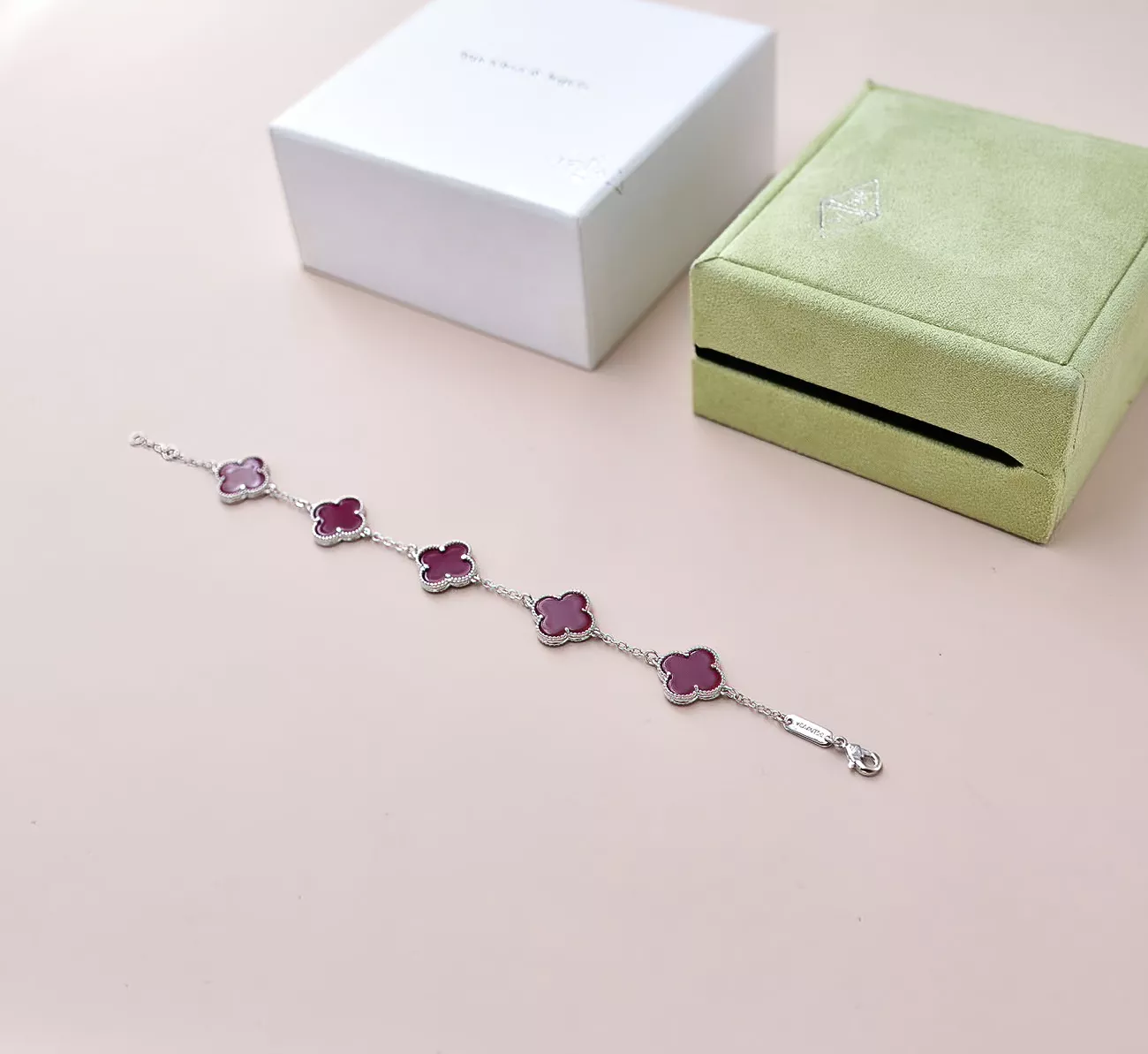 Van Cleef & Arpels Bracelets For Women Durable 9355