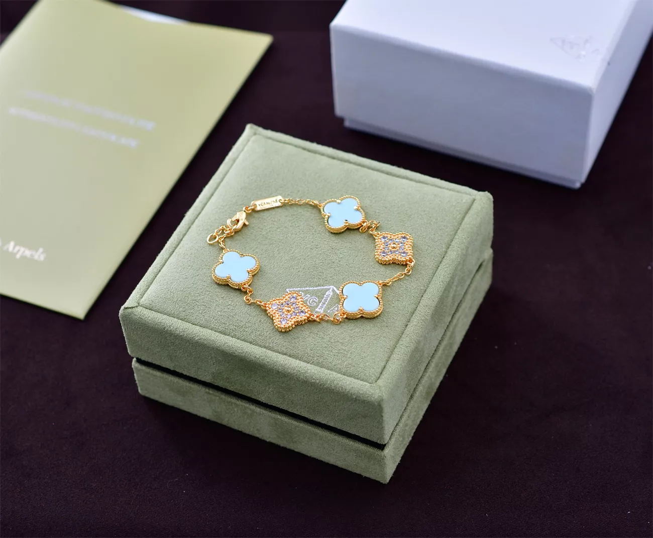 Van Cleef & Arpels Bracelets For Women EyeCatching 570