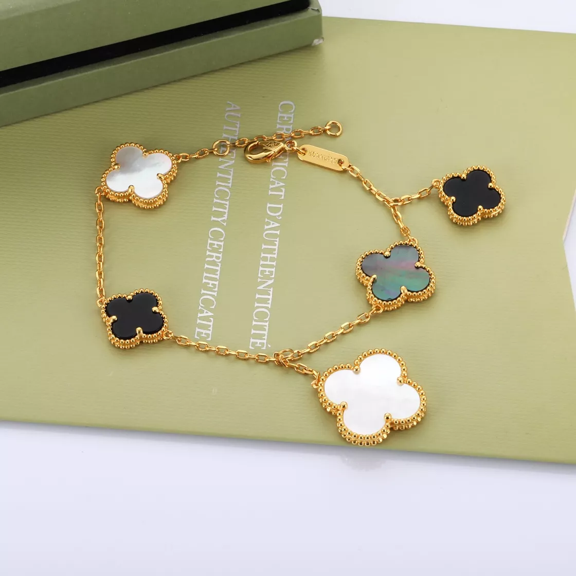Van Cleef & Arpels Bracelets For Women Flexible 7486