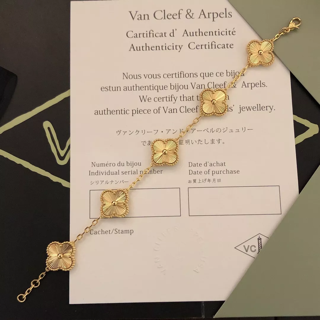 Van Cleef & Arpels Bracelets For Women Practical 8313