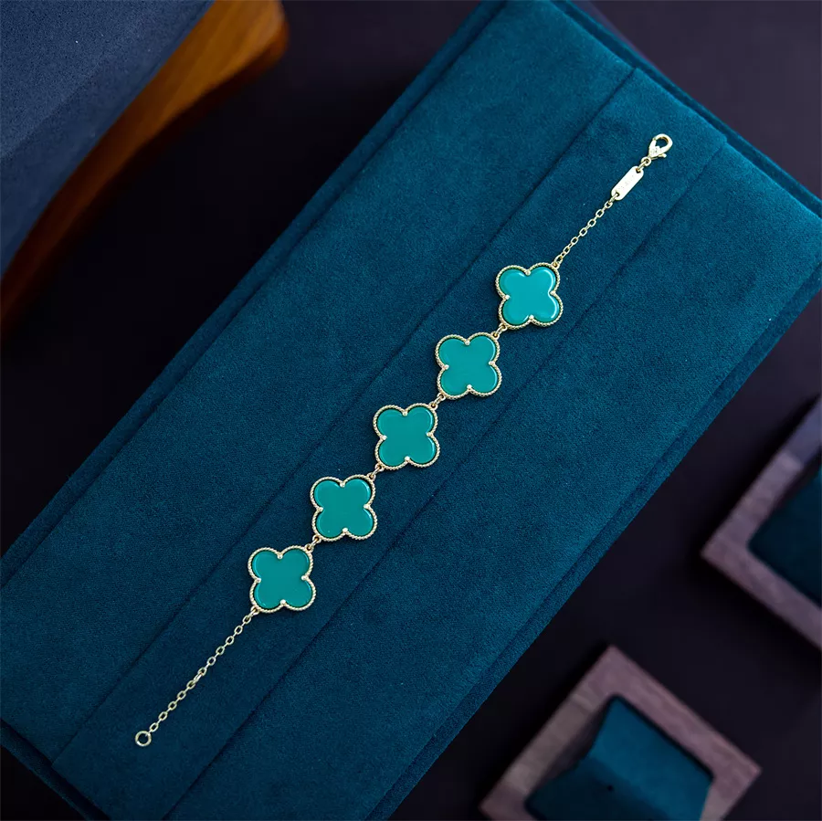 Van Cleef & Arpels Bracelets For Women Sleek 2359