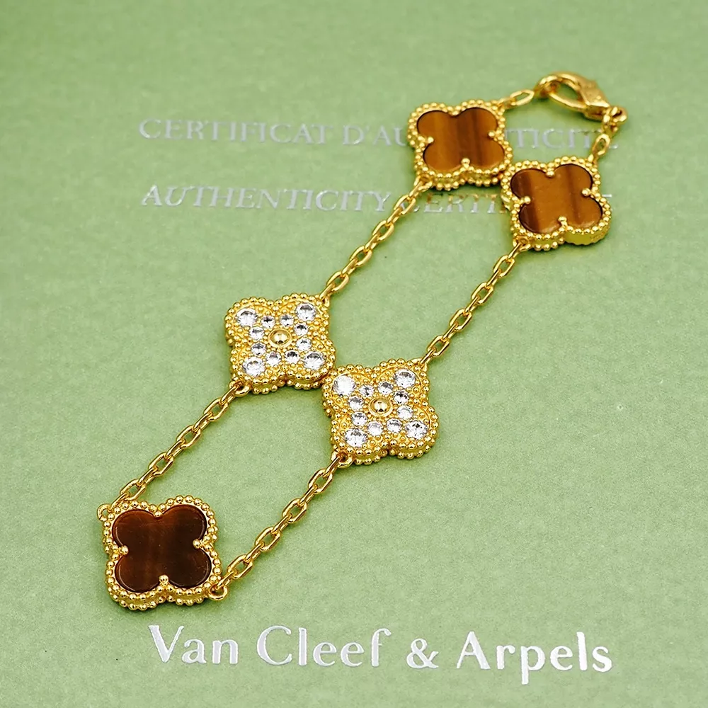Van Cleef & Arpels Bracelets For Women Sleek 9259