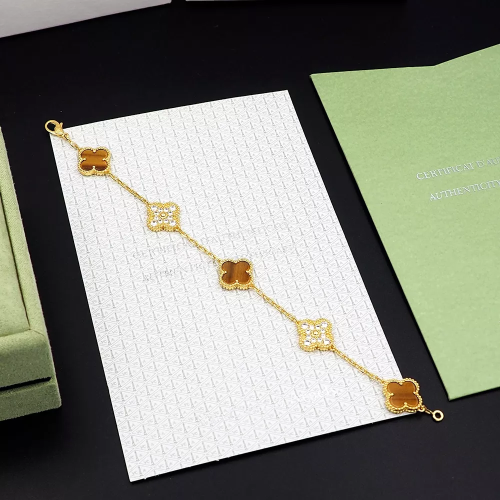 Van Cleef & Arpels Bracelets For Women Sleek 9259