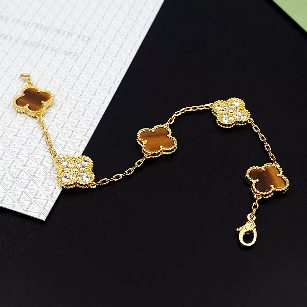 Van Cleef & Arpels Bracelets For Women Sleek 9259