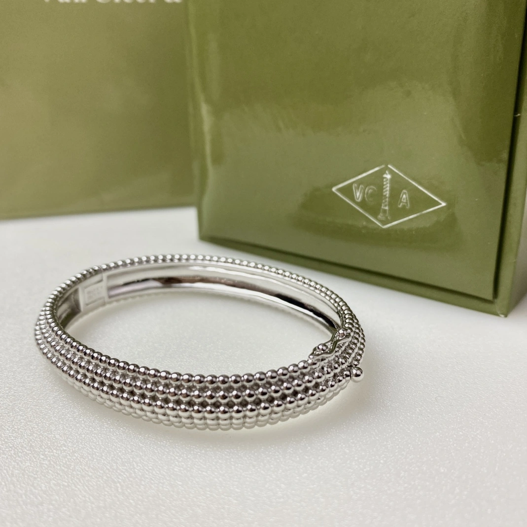 Van Cleef & Arpels Bracelets For Women Trendy 3701
