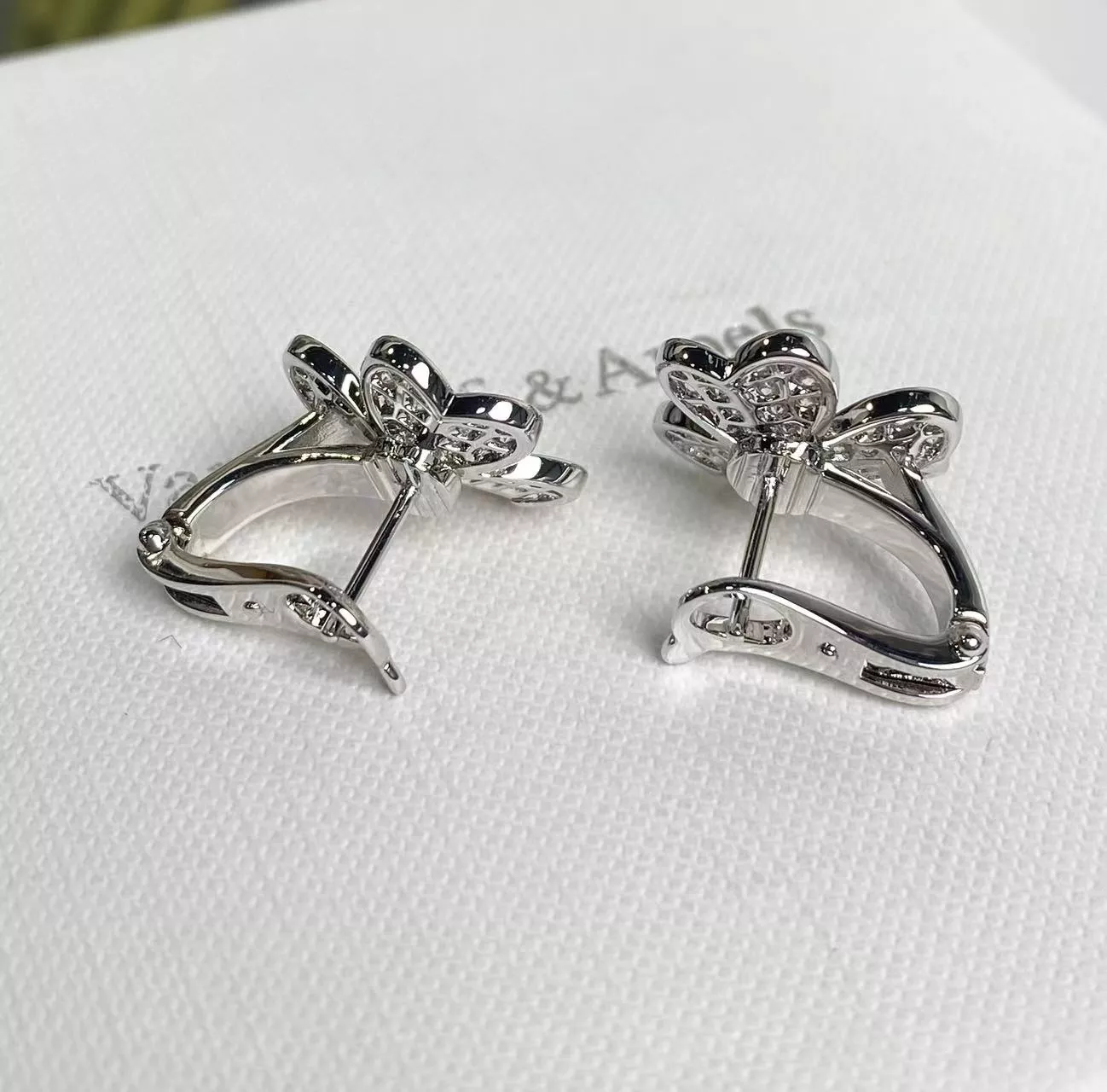 Van Cleef & Arpels Earrings For Women Bold 6765