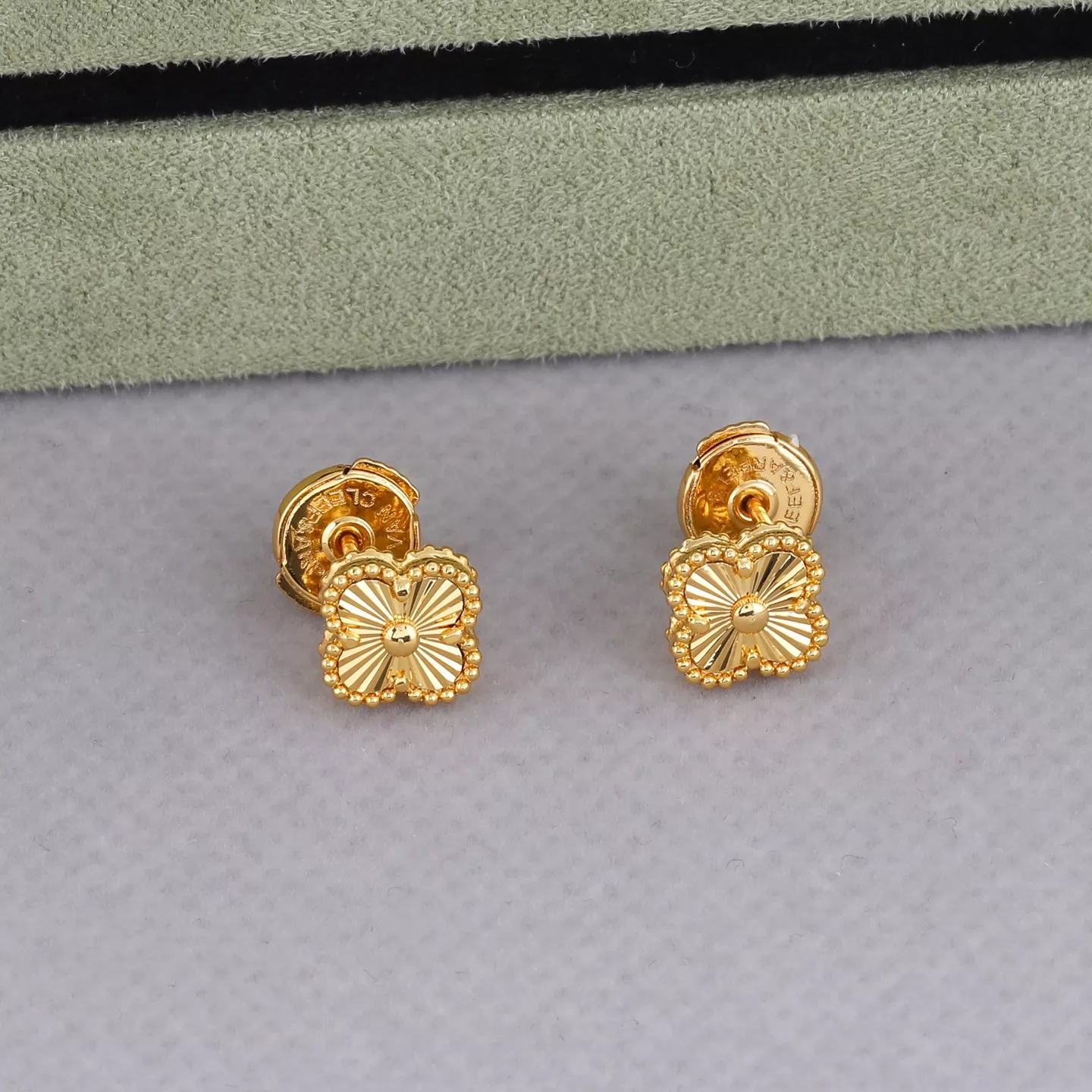 Van Cleef & Arpels Earrings For Women DailyWear 3095