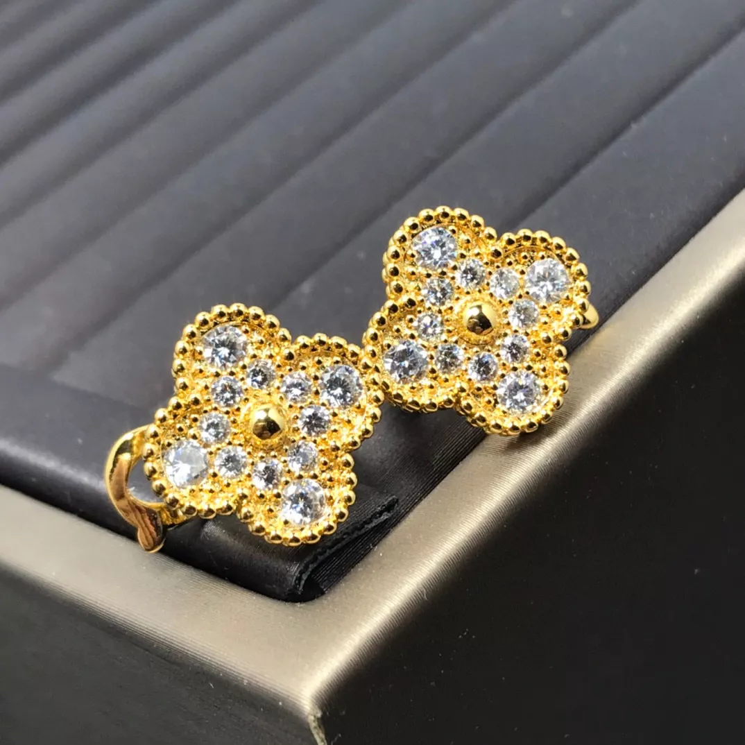 Van Cleef & Arpels Earrings For Women EasyMatch 6849