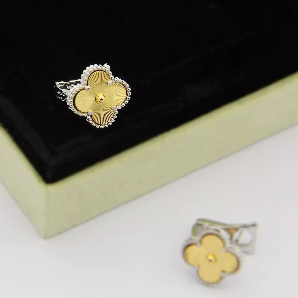 Van Cleef & Arpels Earrings For Women Timeless 6166